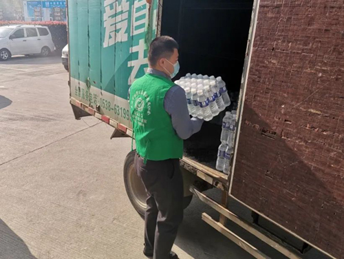 【新闻】“抗击疫情，与爱同行”——爱心捐赠防疫物资，齐心筑牢战“疫”堡垒