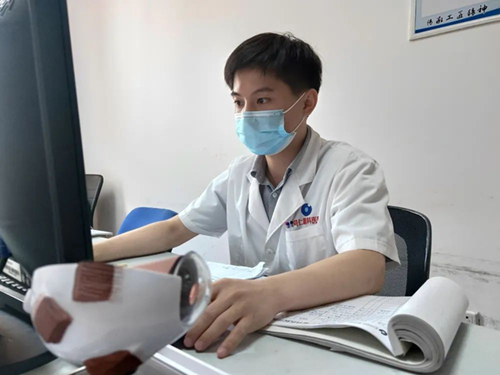 【并肩抗疫 共克时艰】我院4名参与全员核酸检测人员获得优秀社区志愿者荣誉称号！