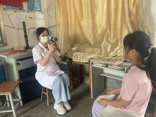 “爱眼日”宣传月系列活动——视力筛查义诊走进校园